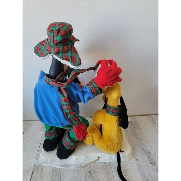 Santa's best goofy Pluto snowball fight animated motionette Xmas decor - Picture 14 of 16